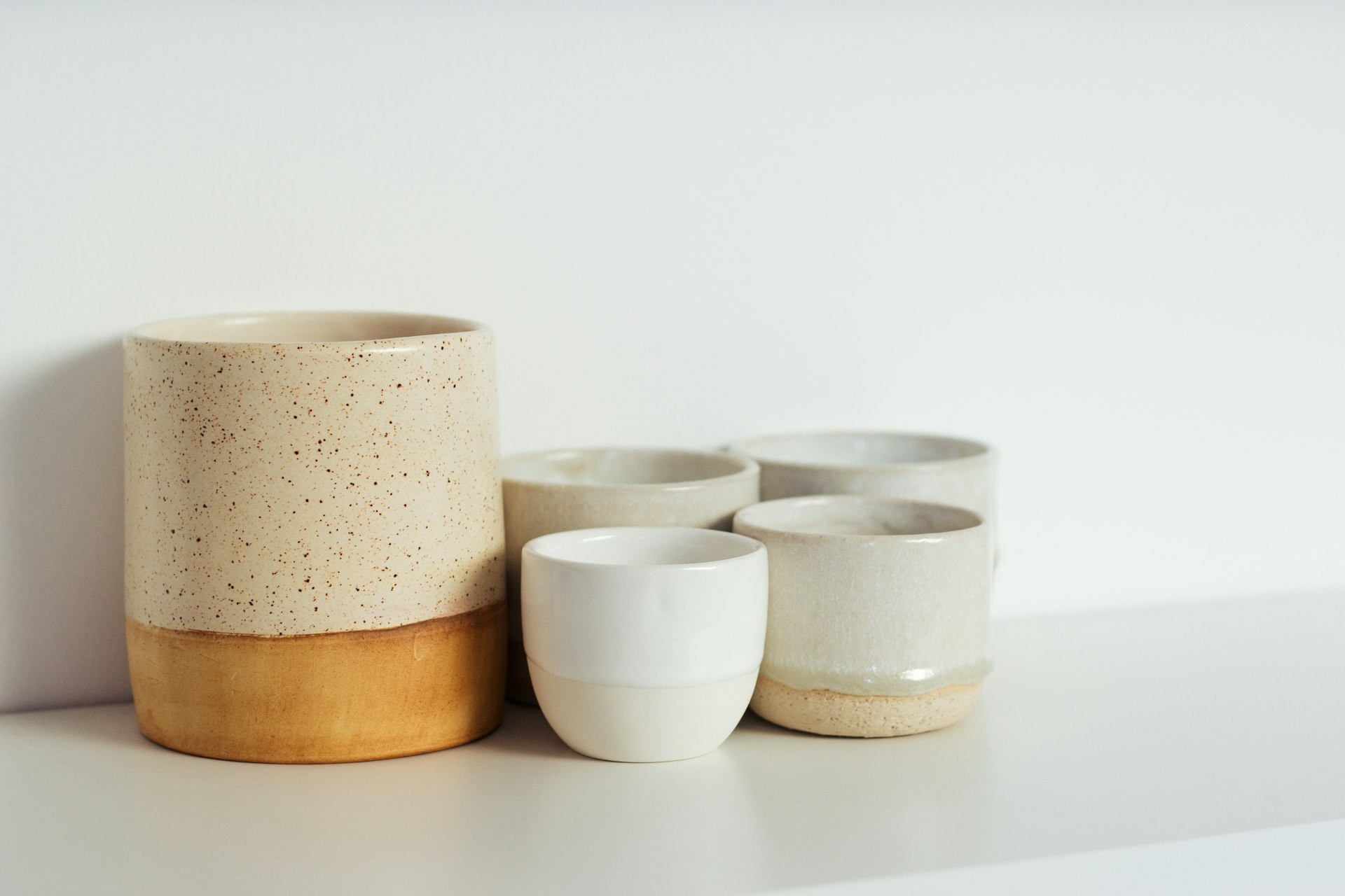 Brown and white bowls